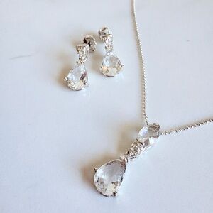 Vintage Avon Clear Crystal Teardrop Necklace Earrings Set Silver Tone NIB 2006